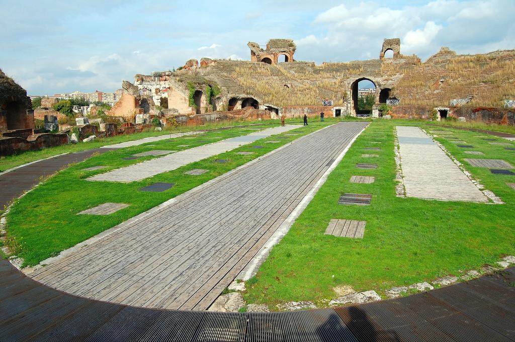 Albergo Scalzone Castel Volturno Buitenkant foto